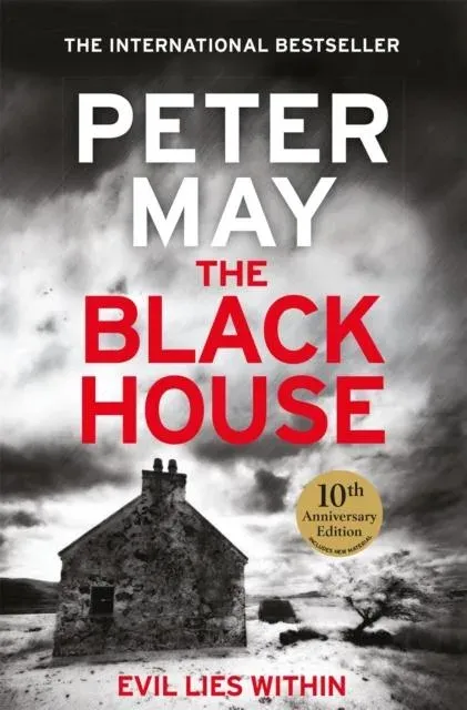 The Blackhouse : The gripping start to the bestselling crime series (The Lewis Thrillers Book 1)